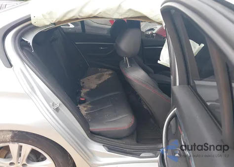 2016 BMW 328I xDrive z USA, uszkodzony, nr VIN WBA8E3G55GNU04266